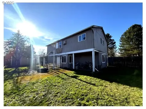 1203 Oak Street Amity OR 97101