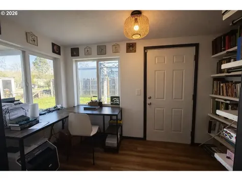 1203 Oak Street Amity OR 97101