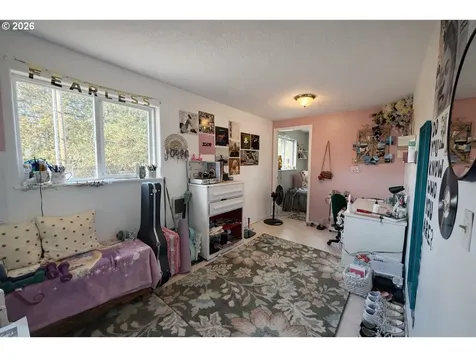 1203 Oak Street Amity OR 97101