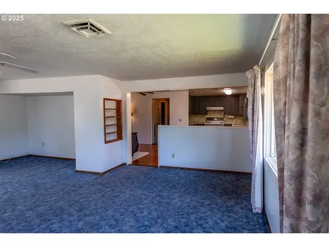 47508 Hansen Street Oakridge OR 97463