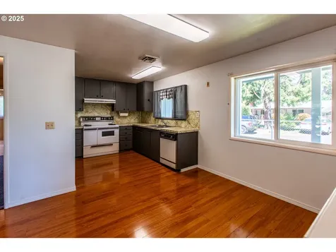 47508 Hansen Street Oakridge OR 97463