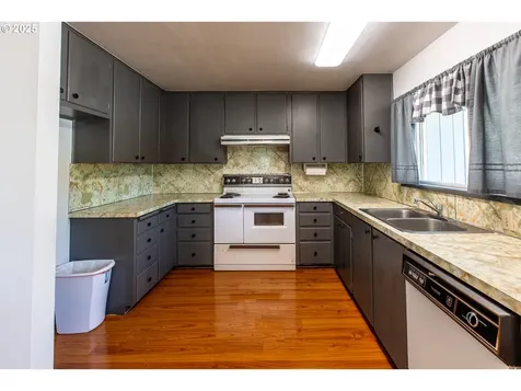 47508 Hansen Street Oakridge OR 97463