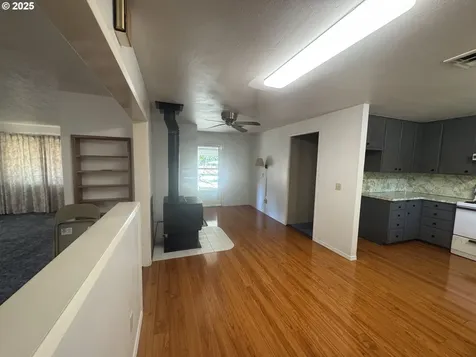 47508 Hansen Street Oakridge OR 97463