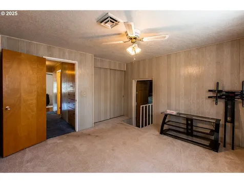 47508 Hansen Street Oakridge OR 97463