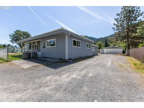47508 Hansen Street Oakridge OR 97463