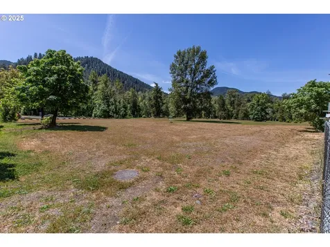 47508 Hansen Street Oakridge OR 97463