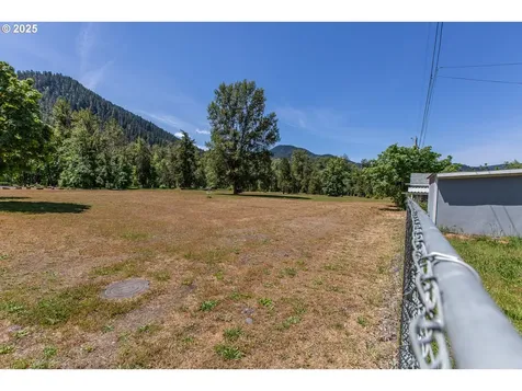 47508 Hansen Street Oakridge OR 97463