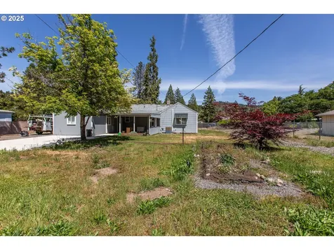 47508 Hansen Street Oakridge OR 97463
