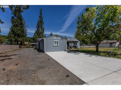 47508 Hansen Street Oakridge OR 97463