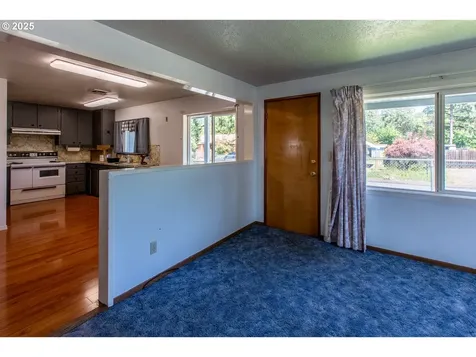 47508 Hansen Street Oakridge OR 97463