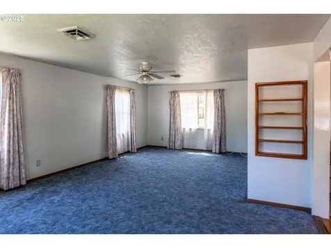 47508 Hansen Street Oakridge OR 97463