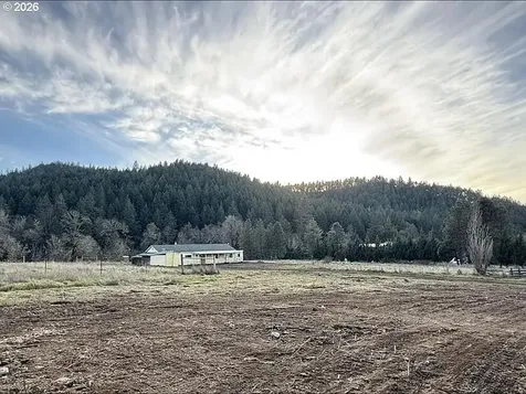 1065 Panther Gulch Road Williams OR 97544