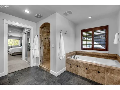 669 W T Street Washougal WA 98671