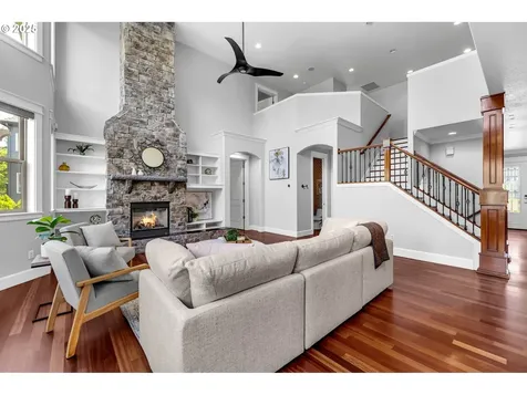 669 W T Street Washougal WA 98671