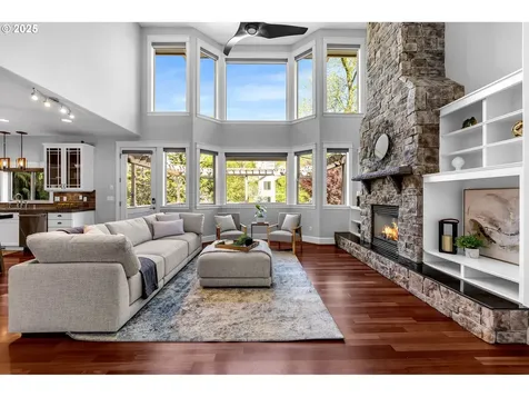 669 W T Street Washougal WA 98671