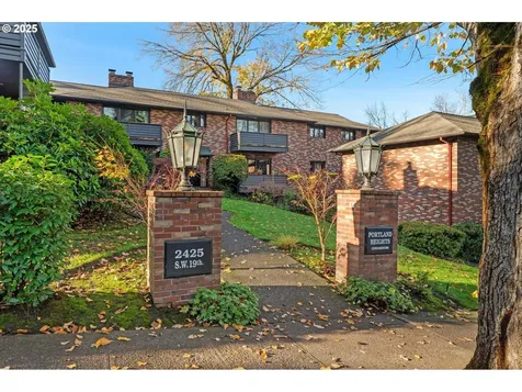 2425 SW 19th Avenue Portland OR 97201