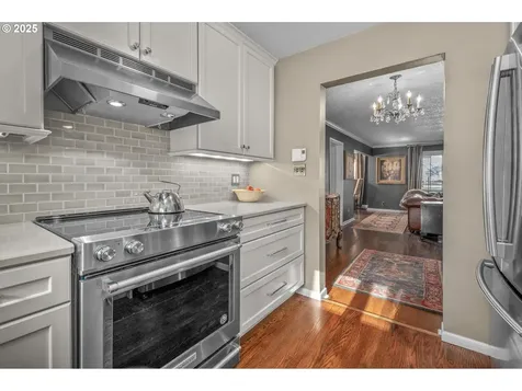 2425 SW 19th Avenue Portland OR 97201