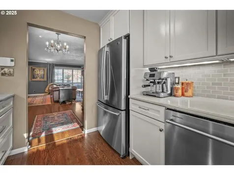 2425 SW 19th Avenue Portland OR 97201