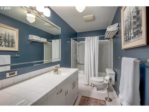 2425 SW 19th Avenue Portland OR 97201