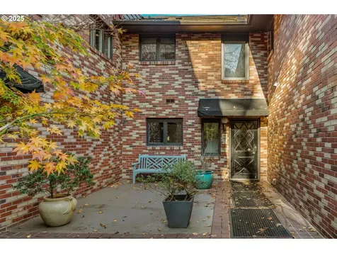 2425 SW 19th Avenue Portland OR 97201