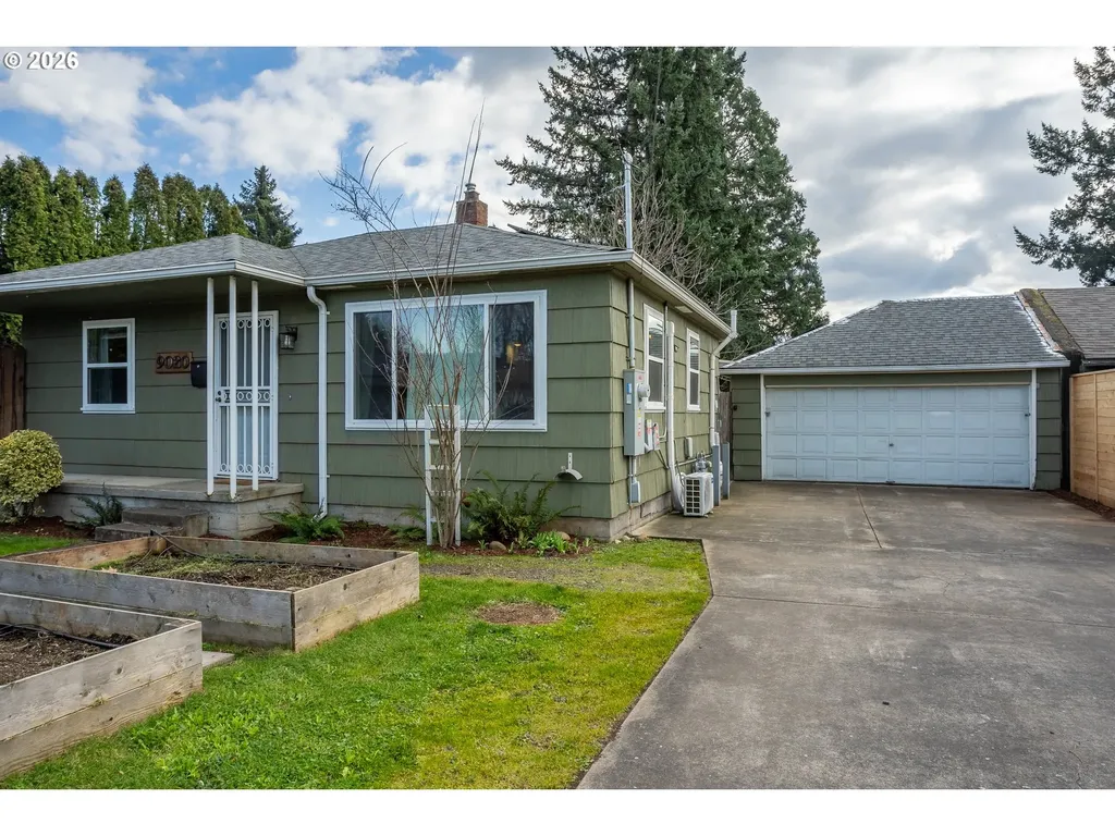 9020 SE Duke Street Portland OR 97266