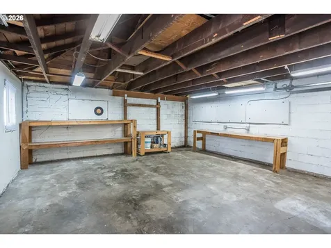 9020 SE Duke Street Portland OR 97266