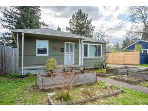 9020 SE Duke Street Portland OR 97266