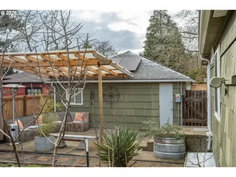 9020 SE Duke Street Portland OR 97266