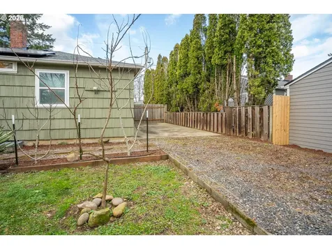 9020 SE Duke Street Portland OR 97266
