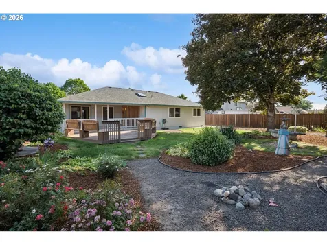 5617 NE Farmcrest Street Hillsboro OR 97124