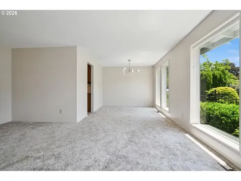 5617 NE Farmcrest Street Hillsboro OR 97124
