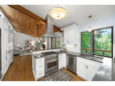 6426 SW Burlingame Place Portland OR 97239