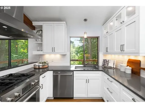 6426 SW Burlingame Place Portland OR 97239