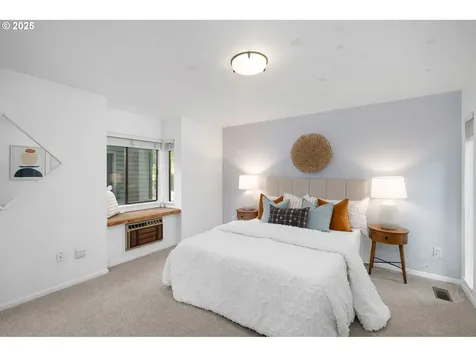 6426 SW Burlingame Place Portland OR 97239