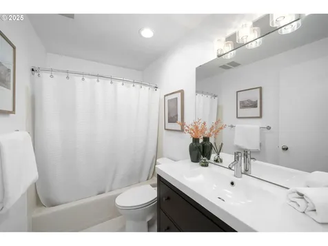 6426 SW Burlingame Place Portland OR 97239