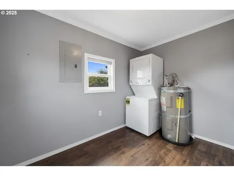 2811 12th Street Tillamook OR 97141