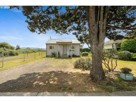 2811 12th Street Tillamook OR 97141