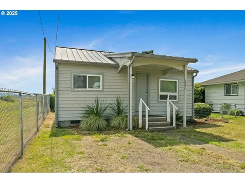 2811 12th Street Tillamook OR 97141