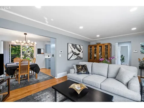 53 SE 74th Avenue Portland OR 97215
