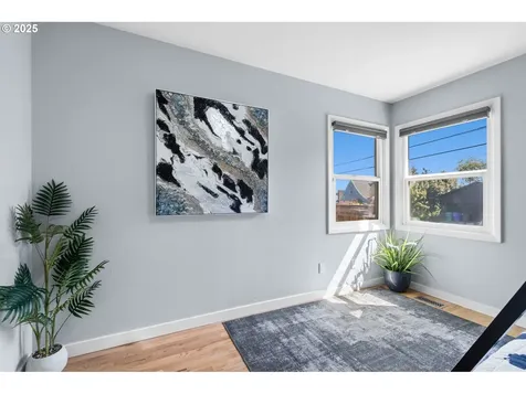 53 SE 74th Avenue Portland OR 97215