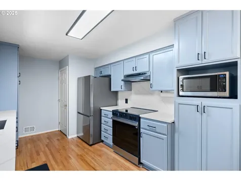 53 SE 74th Avenue Portland OR 97215