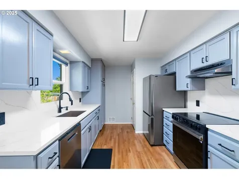 53 SE 74th Avenue Portland OR 97215