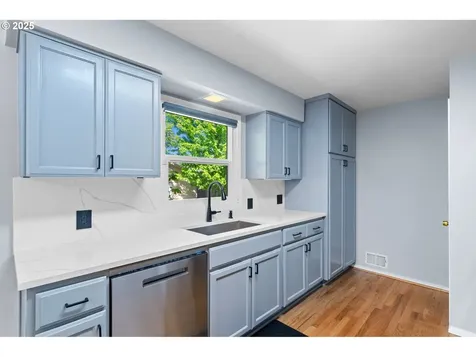 53 SE 74th Avenue Portland OR 97215
