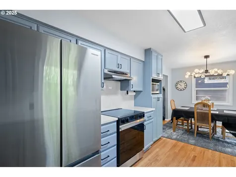 53 SE 74th Avenue Portland OR 97215