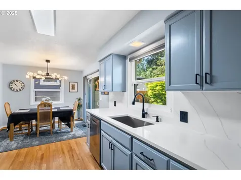 53 SE 74th Avenue Portland OR 97215
