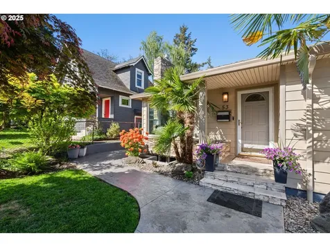 53 SE 74th Avenue Portland OR 97215