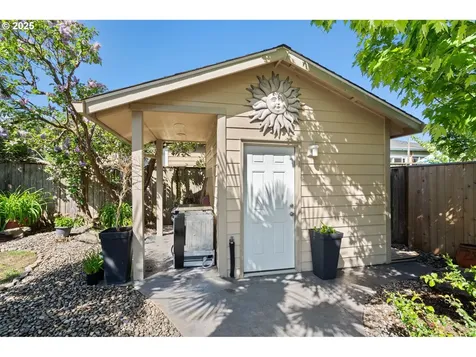 53 SE 74th Avenue Portland OR 97215