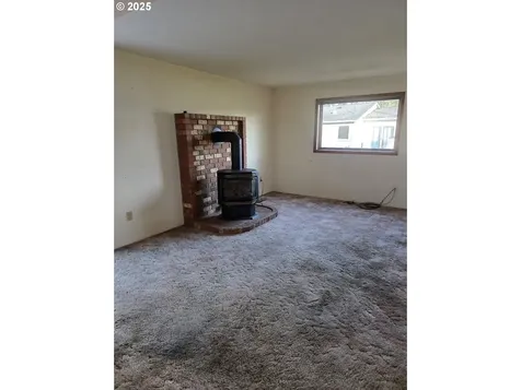 291 SE Shigley Street Winston OR 97496