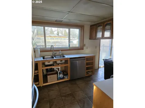 291 SE Shigley Street Winston OR 97496