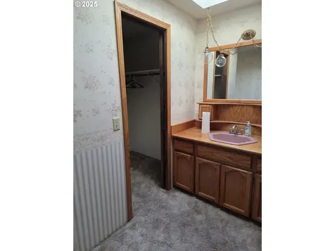 291 SE Shigley Street Winston OR 97496